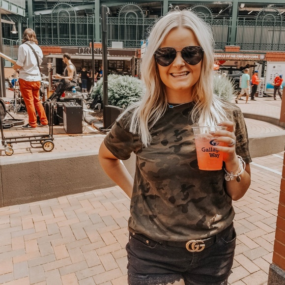 Meet your Posher, Whitney - Picture 5 of 6